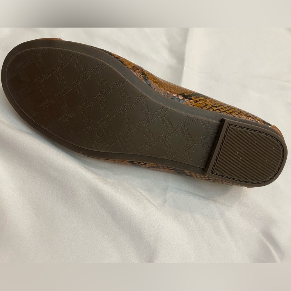 Vionic Women's brown snake skin ballet flats size 7.5 - Picture 6 of 7